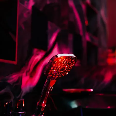 Jacuzzl & ブカレスト