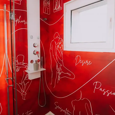 Jacuzzl & Apartament Bucureşti